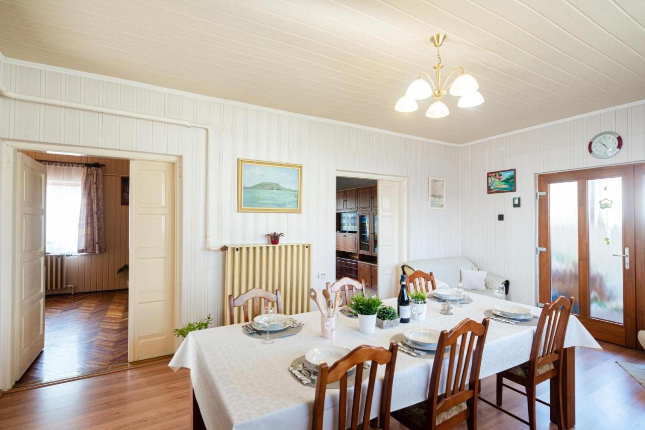 Vadkacsa Apartmanhaz Medencevel Zamárdi Exterior foto